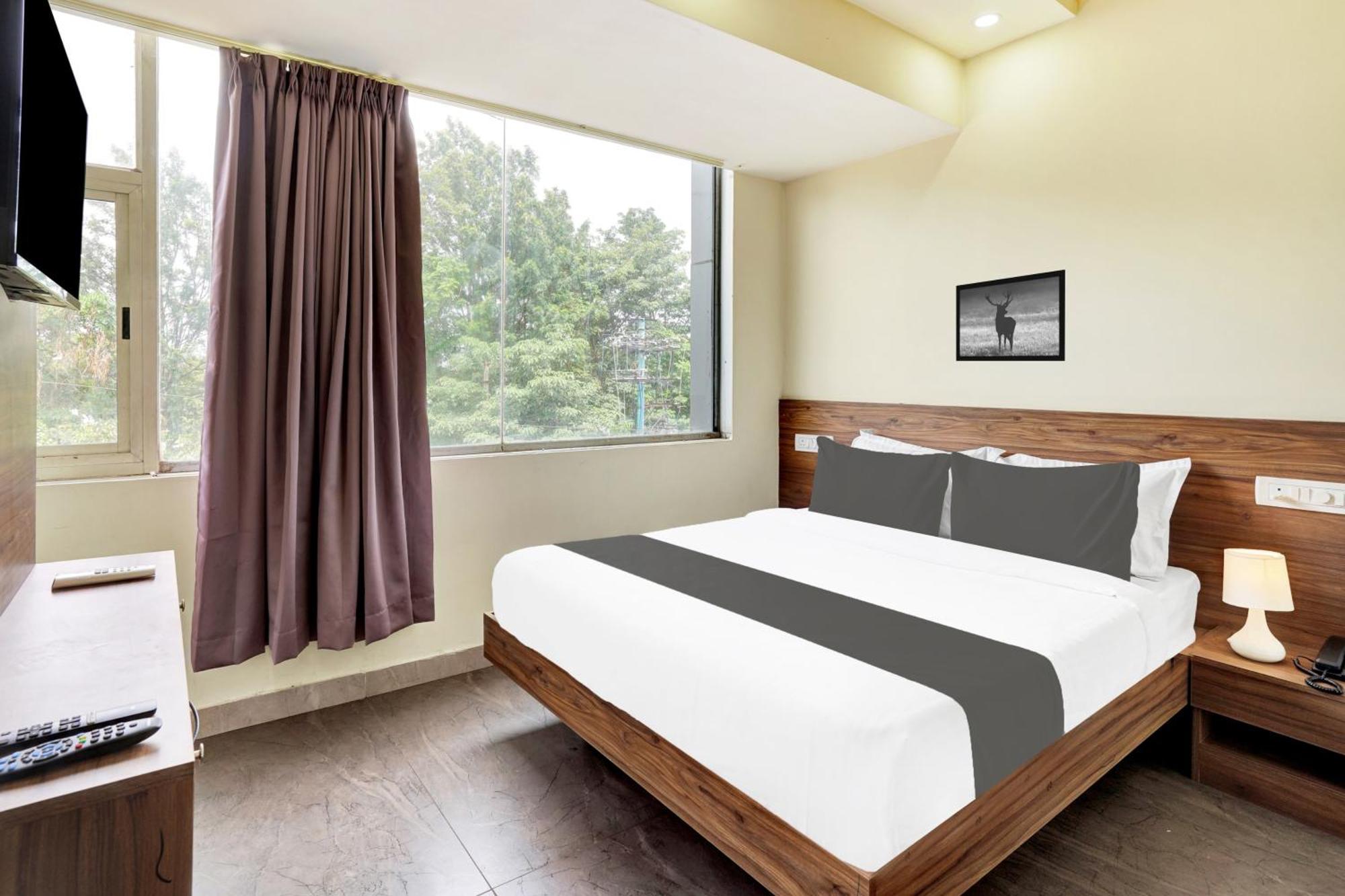 Hotel O Gayathri Metro Deluxe Bangalore Ngoại thất bức ảnh